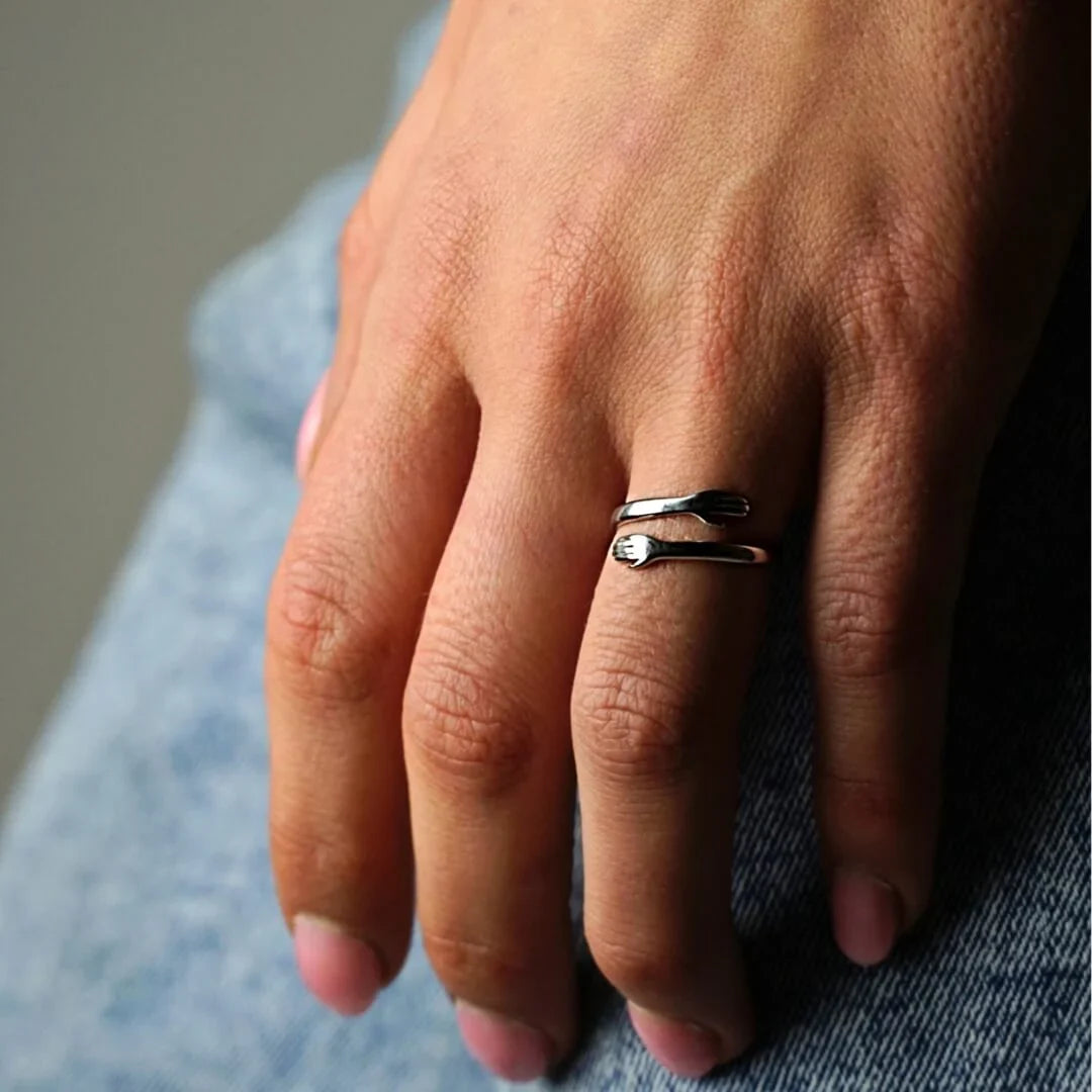 Elevy™ |  Embrace Ring